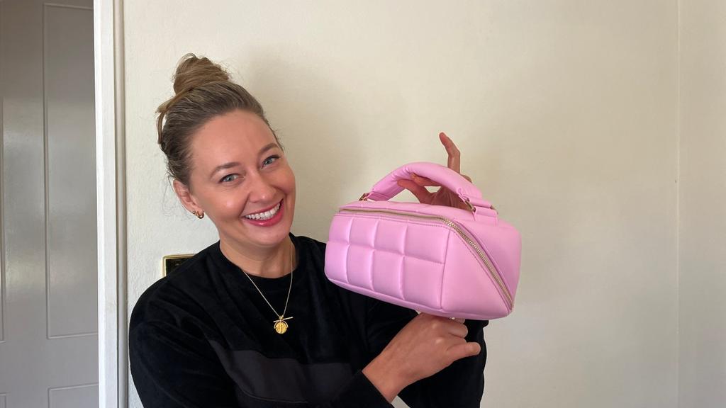 How to pack a travel bag: Advice from a frequent flyer - ESTETIKA