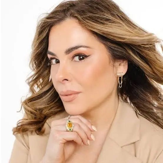 Inside Erica Taylor’s Travel Makeup Bag: Her Beauty Essentials for Mature Skin - ESTETIKA