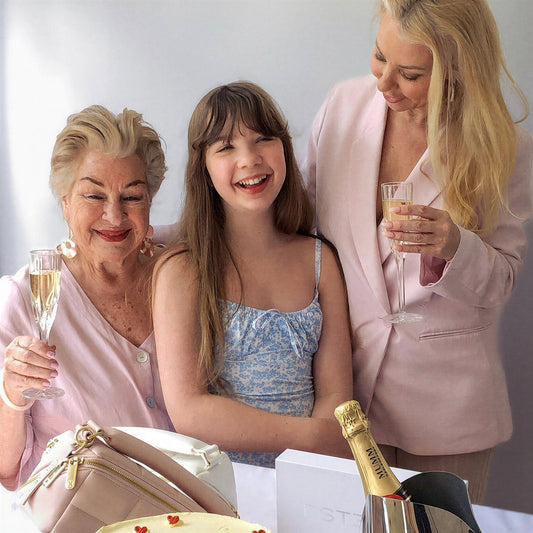 The Perfect Mother’s Day Gift Australia – Luxury Makeup Bag She’ll Cherish - ESTETIKA