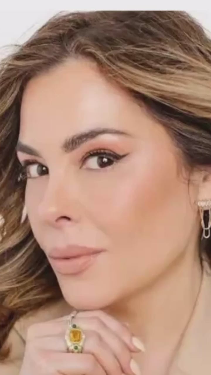 I have admired Erica for years. As a woman in my 50s, I’ve always appreciated how she shares honest makeup advice for mature skin with such warmth honesty and authenticity.

Seeing Estetika featured in her travel routine genuinely made my day. It’s exactly who I designed these beauty cases for: women who want to feel organised, confident and beautiful wherever they travel.

Thank you @ericataylor2347 🙏✈️🇦🇺❤️

#makeupbag #mua #maturemakeup #over40 #over50