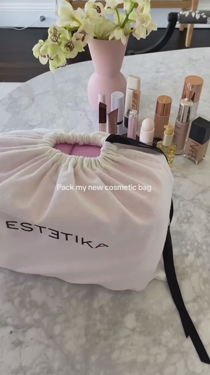 Pack with me for the weekend 👛

#makeupbag #packing #grwm #makeuptutorial #makeupartist #makeup #skincaretips